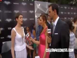 Celeb anne hathaway pokers në the i errët knight premiere